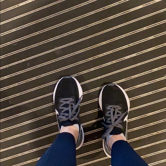 Meet your Posher, Julianne - Picture 1 of 1